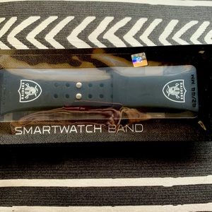 NWT Raiders watch band size 42/44 MM, never used.